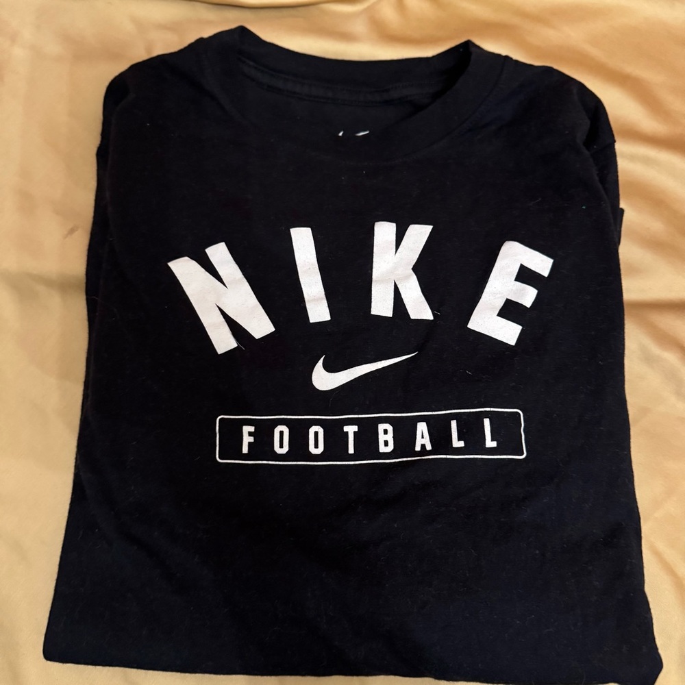 Nike Boys Large Football Graphic Tee Black Athletic Shirt